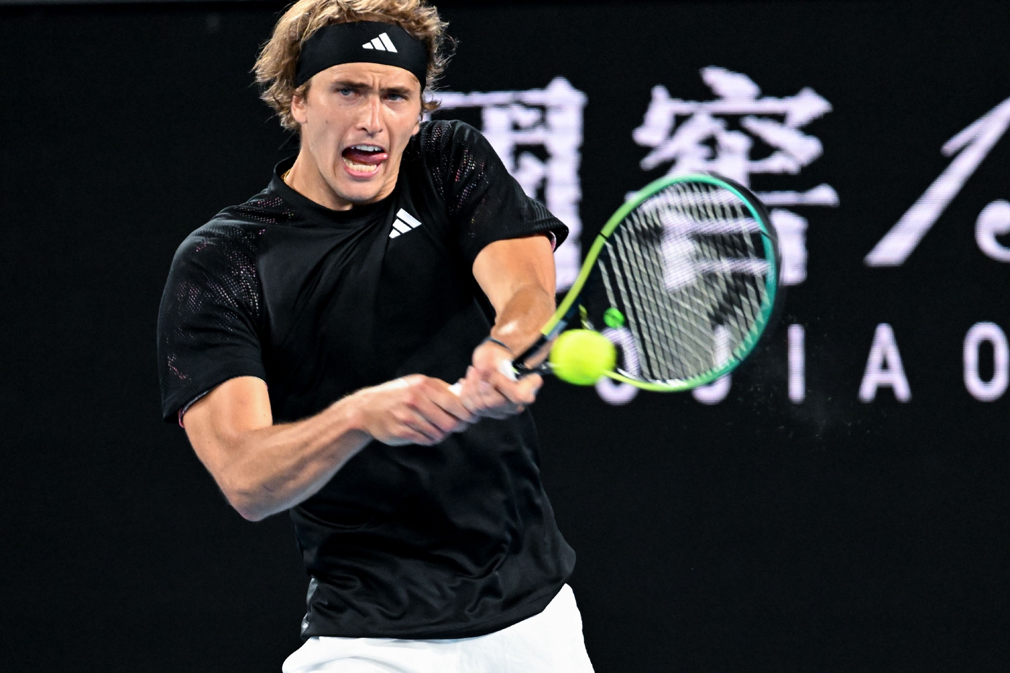 关于德国网球队力克意大利网球队，兹维列夫打破历史纪录的信息