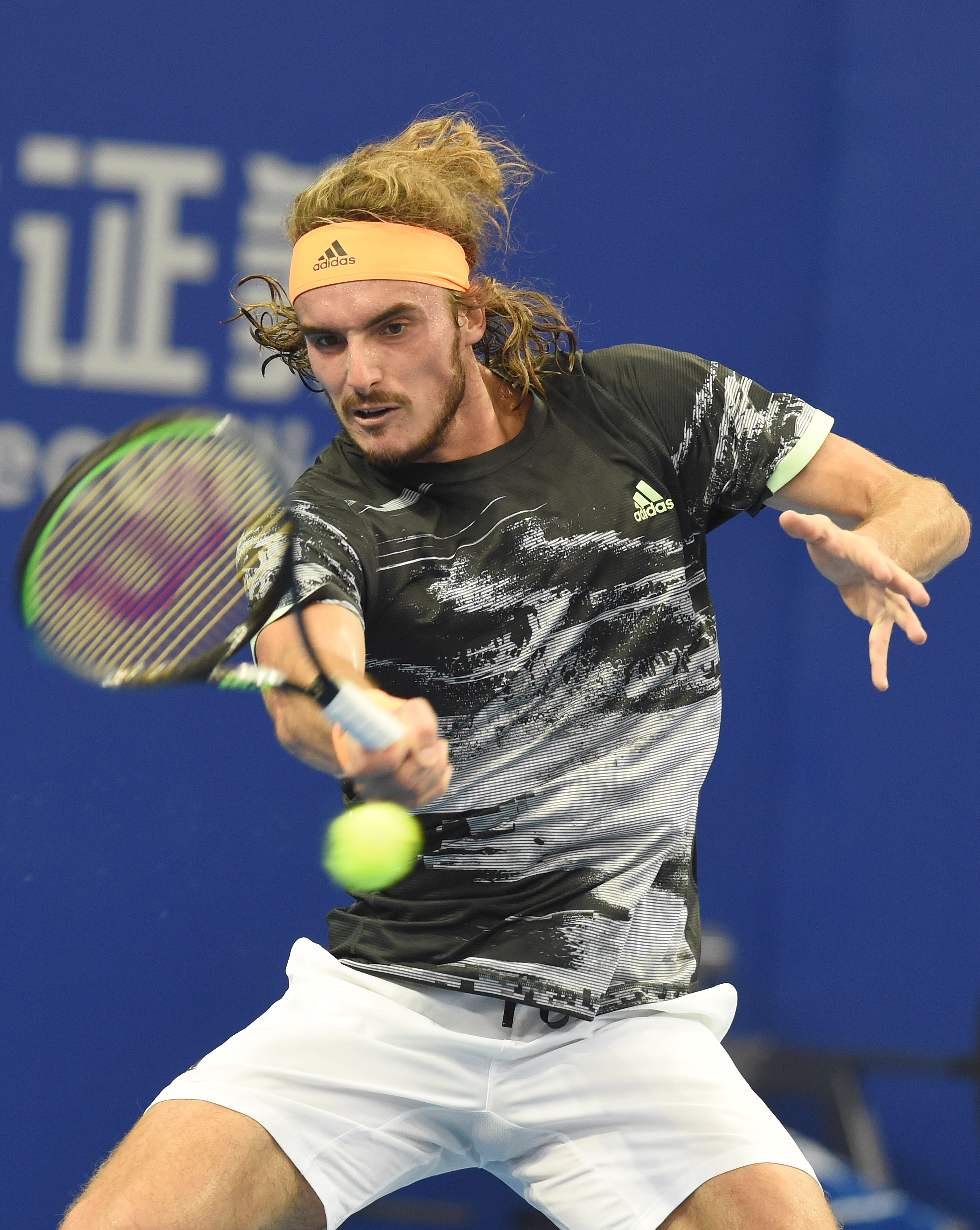 开云体育入口-法国网球队爆冷澳大利亚网球队，西西帕斯惊艳世界的简单介绍