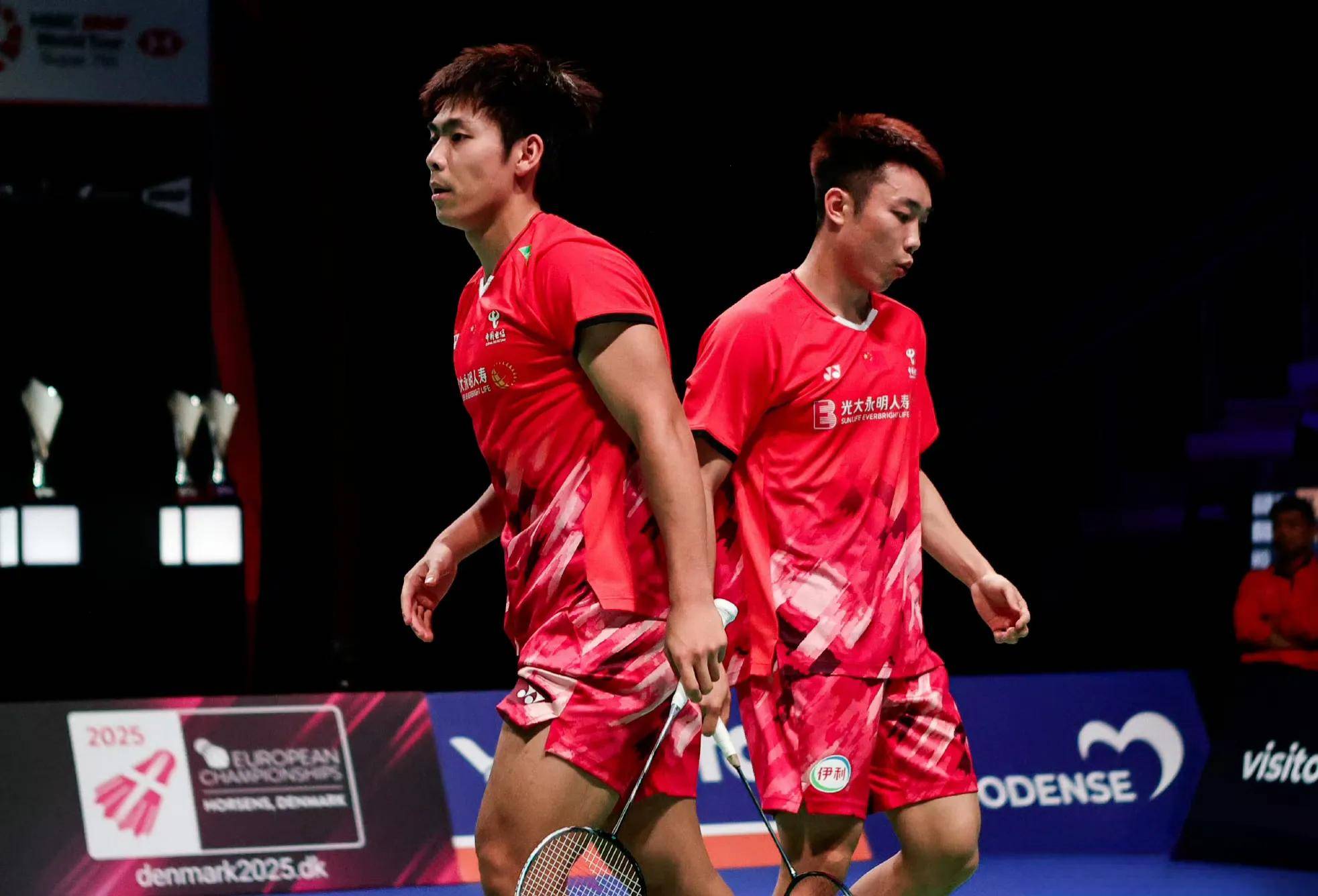 开云体育官网-中国羽毛球队鏖战印度羽毛球队,林丹三分雨点燃全场的简单介绍