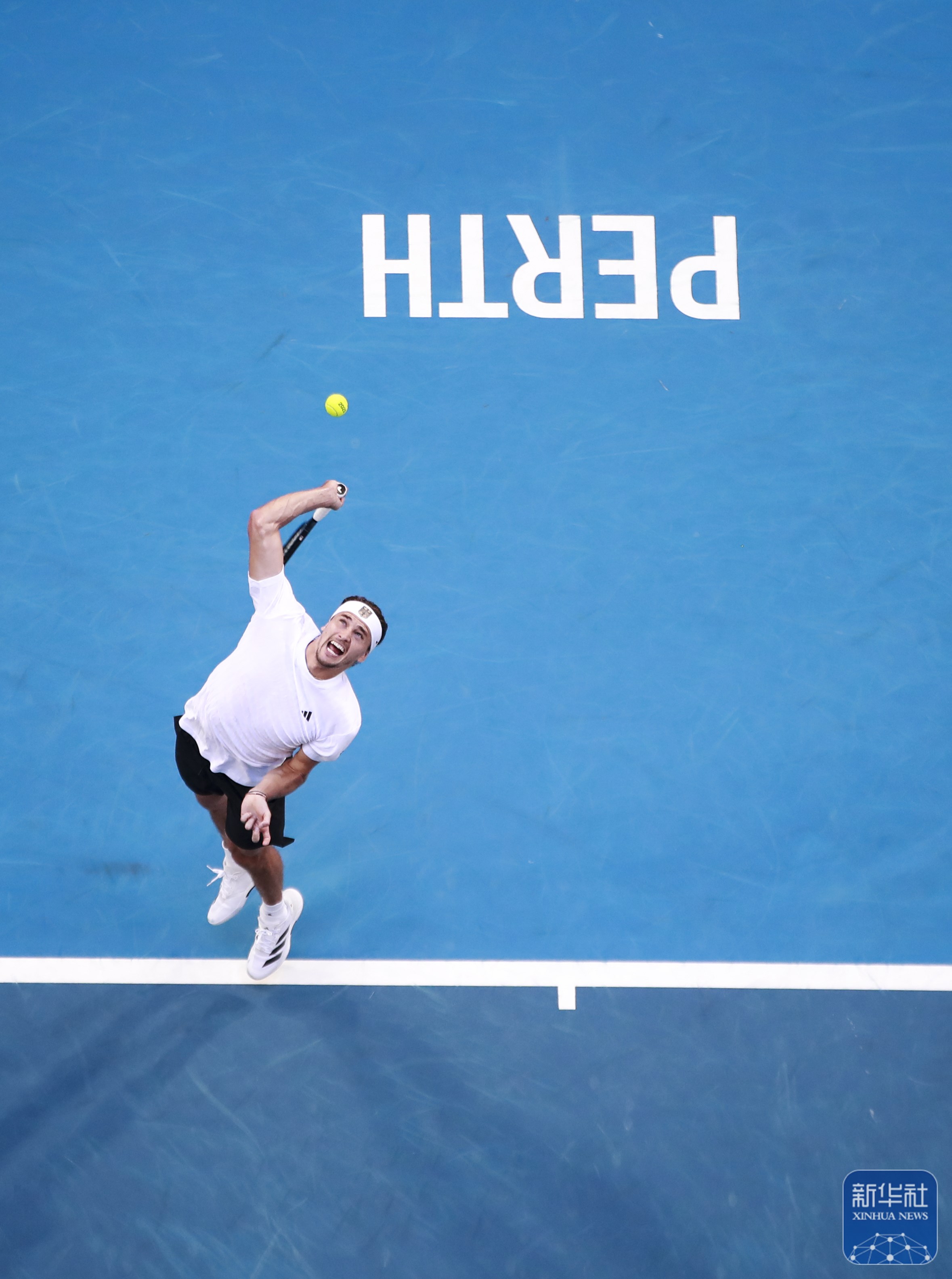 包含精彩对决场面惊险刺激，球员表现抢眼的词条