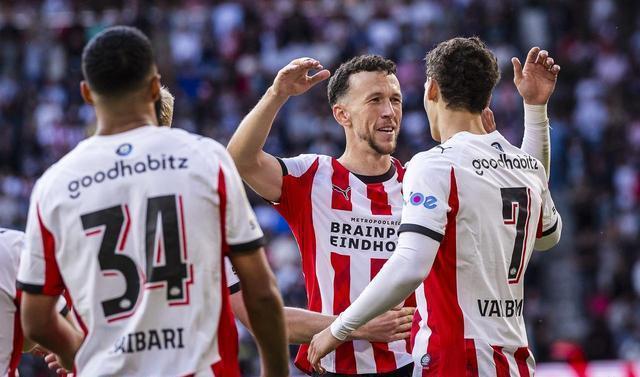 关于埃因霍温大胜，荷甲积分榜排名有所上升的信息