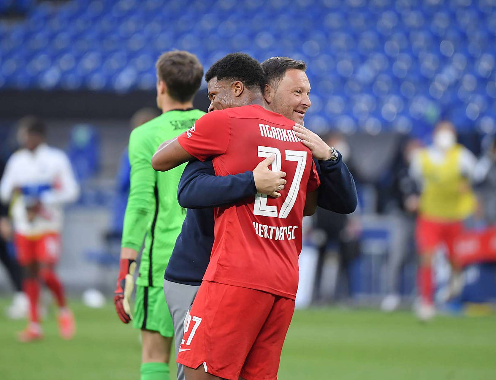 包含柏林赫塔争分夺秒，高位进攻大显身手获胜的词条