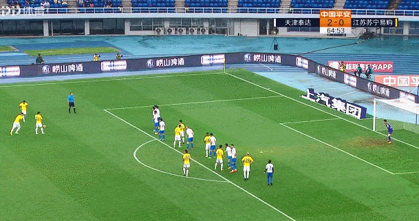 包含苏宁客场大胜泰达，继续保持积分榜榜首位置的词条