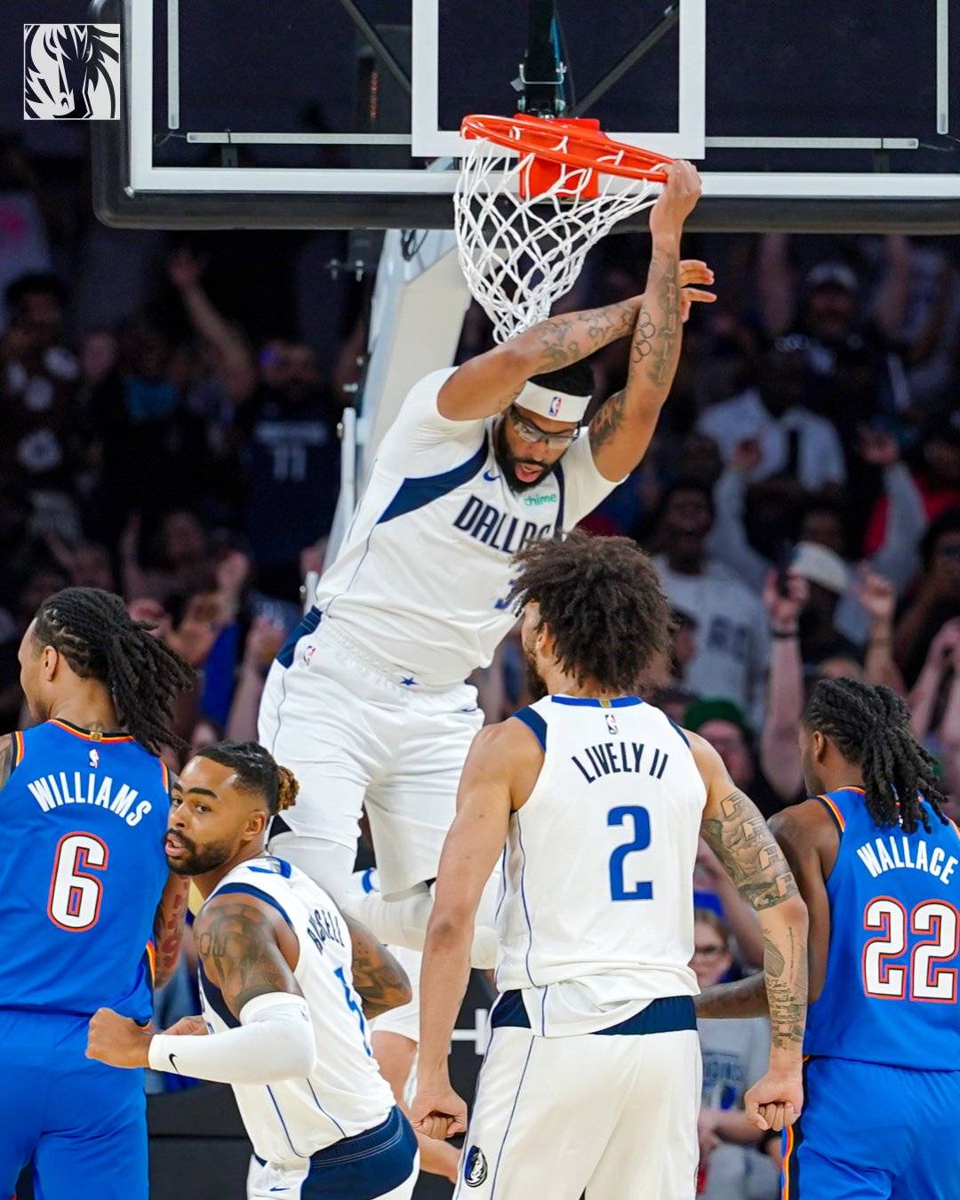 包含独行侠新星闪耀，全力以赴助力球队取胜的词条