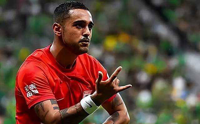 雄鸟队前锋赛季表现不佳，备受质疑